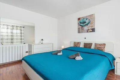 Holiday home in Tinjan with swimming pool