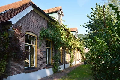 Ruime boerderij in Rekken wellnessruimte