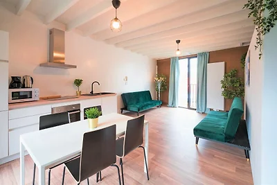 Industrieapartments | 2 Schlafzimmer, 2 Bäder...