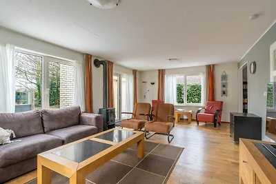 Villa mit finnischer Sauna und Außendusche