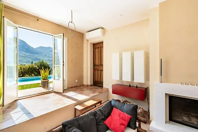 Villa bei Nizza mit Pool und Garten