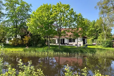 Chalet in Friesland nahe großen Seen