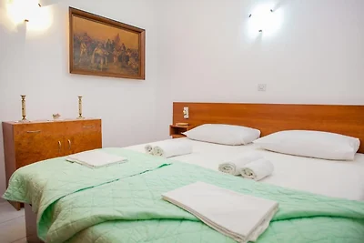 Comfort One Bedroom Apartment with Balcony 4