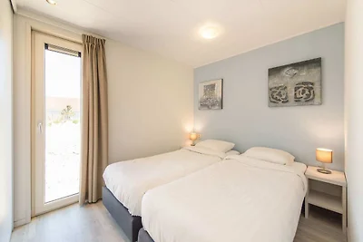 Bel lodge con due bagni, in un parco vacanze ...