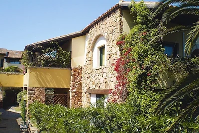 Wohnung im sardischen Stil mit Pool