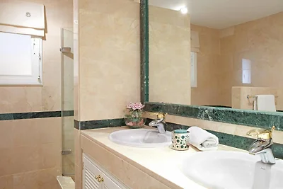 Grazioso appartamento con piscina