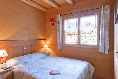 Geräumiges Chalet mit Sauna und Außenpool