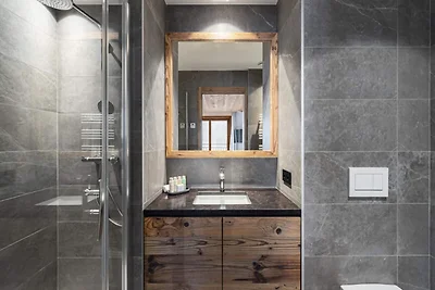 Chalet in Courchevel mit Pool und Skizugang