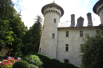 Schloss mit Pool in Serrières-en-Chautagne