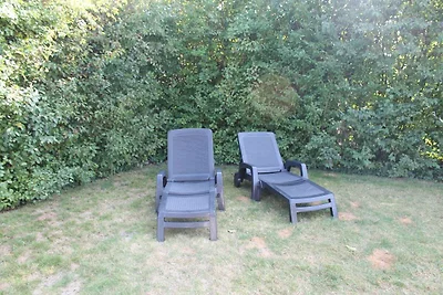 Schönes Ferienhaus mit Garten in Strandnähe