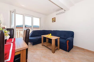 Schöne Küstenwohnung in Rogoznica