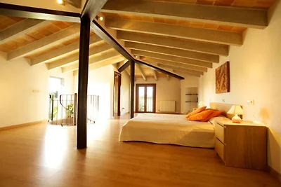 Moderna casa di campagna con piscina