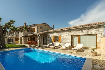 Villa a Sveti Lovreč con piscina