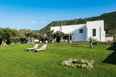Elegante casa vacanze a Cefalù con giardino