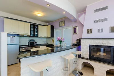Villa Mateo - Three Bedroom Apartment with Te...