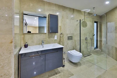 Villa in Kalkan mit Schwimmbecken