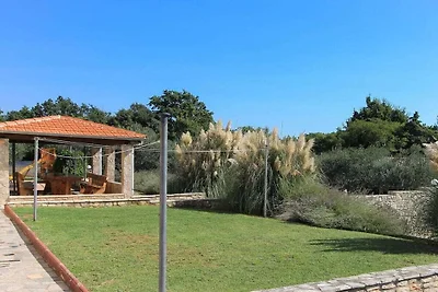 Ferienhaus in Pavicini mit Schwimmbecken