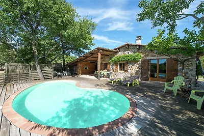 Bella casa vacanze con piscina in Ardèche