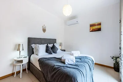 Appartement in Burgau met zwembad en balkon