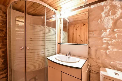 Incantevole cottage tipico dell'Alvernia