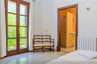Ferienhaus mit Infinity-Garten und Pool