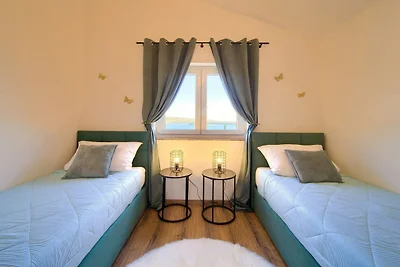 Two Bedroom Apartment with Terrace and Sea...