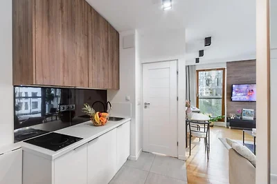 Warschauer Wohnung mit ruhiger Loggia