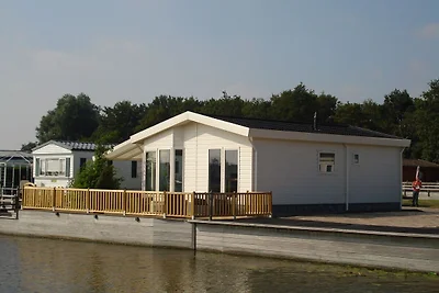 Ampio chalet con piscina