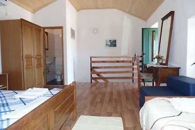 Schönes Ferienhaus Paklenica in Starigrad,...