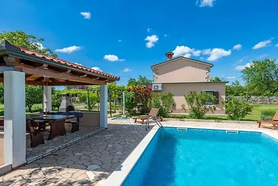 Ferienhaus in Trget mit Schwimmbecken