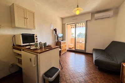 Apartment in Brusc mit seitlichem Meerblick