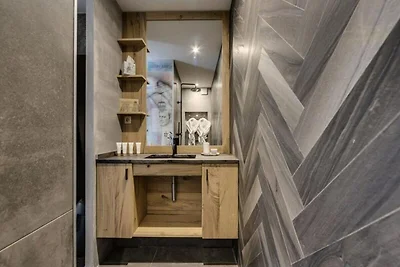 Apartment in Tignes mit Seeblick und Spa