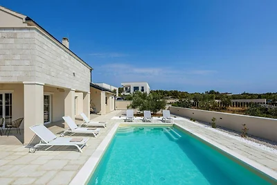 Villa Royal Stone mit Pool in Jezera