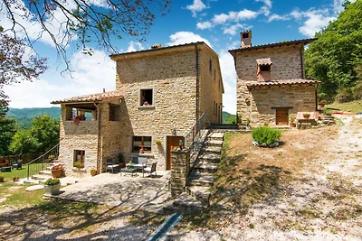 Ferienhaus in Cittא di Castello mit Garten
