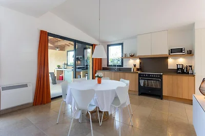 Villa a Malaucene con giardino privato