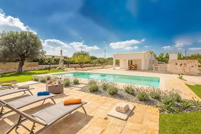 Villa di campagna vicino agli uliveti di...