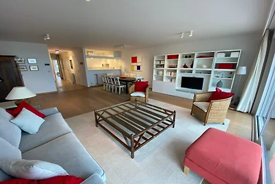Geräumiges Familienapartment mit Meerblick