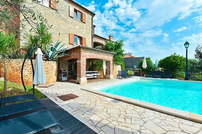 Villa mit Pool in Kaštelir für 9 Personen