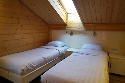 Chalet für 10 Gäste mit Pool