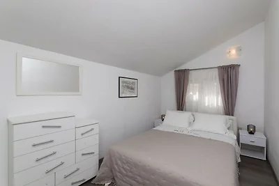 Apartments Roda - Comfort One Bedroom Apartme...