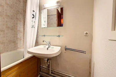 Helle Maisonette-Wohnung · Direkt an der Pist...