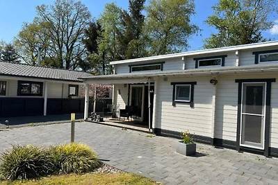 Modernes Chalet am Waldrand