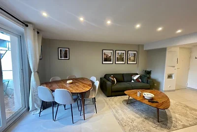 Ampio soggiorno di gruppo ad Antibes