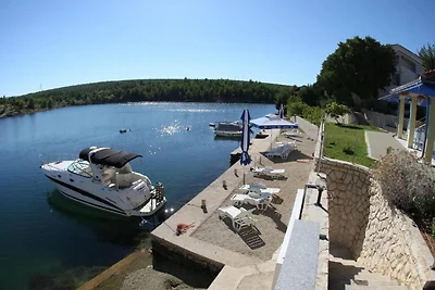 Appartamento con piscina, vista mare a...