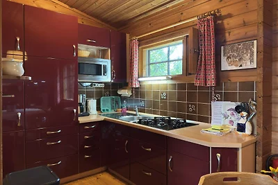 Baita in legno con vista sul pascolo, Eschede