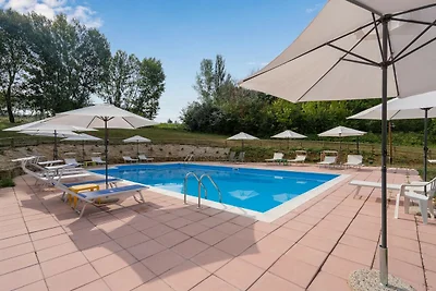 Agriturismo Borgo Pulciano in Montone