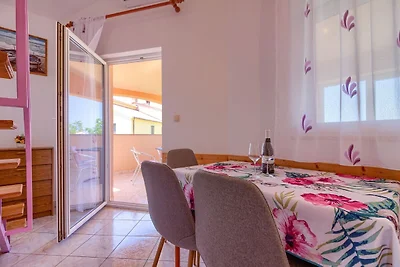 Ferienhaus in Peroj mit privatem Pool