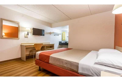 1 Doppelbett | Barrierefrei/Badewanne – Flugh...