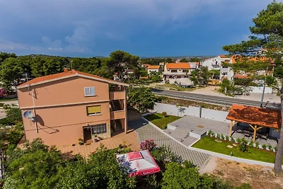 Küstenwohnung in Sibenik-Brodarica