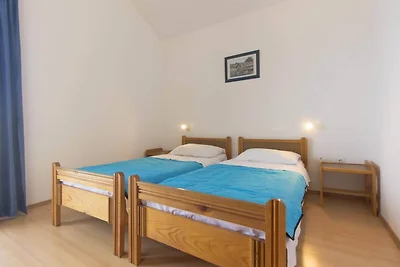 Einladendes Apartment am Meer in Dalmatien